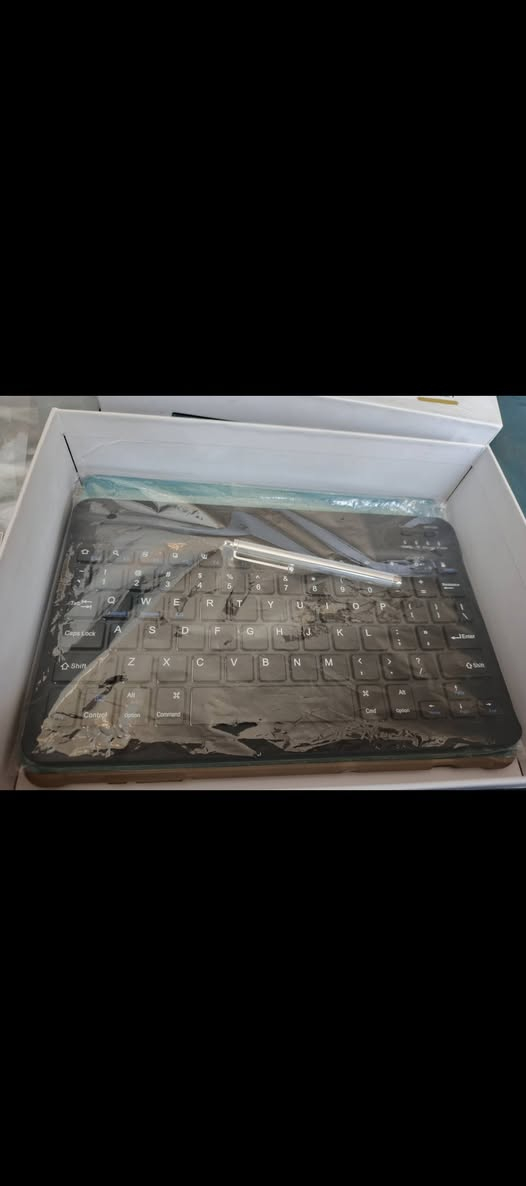 للبيع ايباد ذاكره 128 مع ملحقاته سعر 125وبي مجال خواته 250الف بسوك***********
