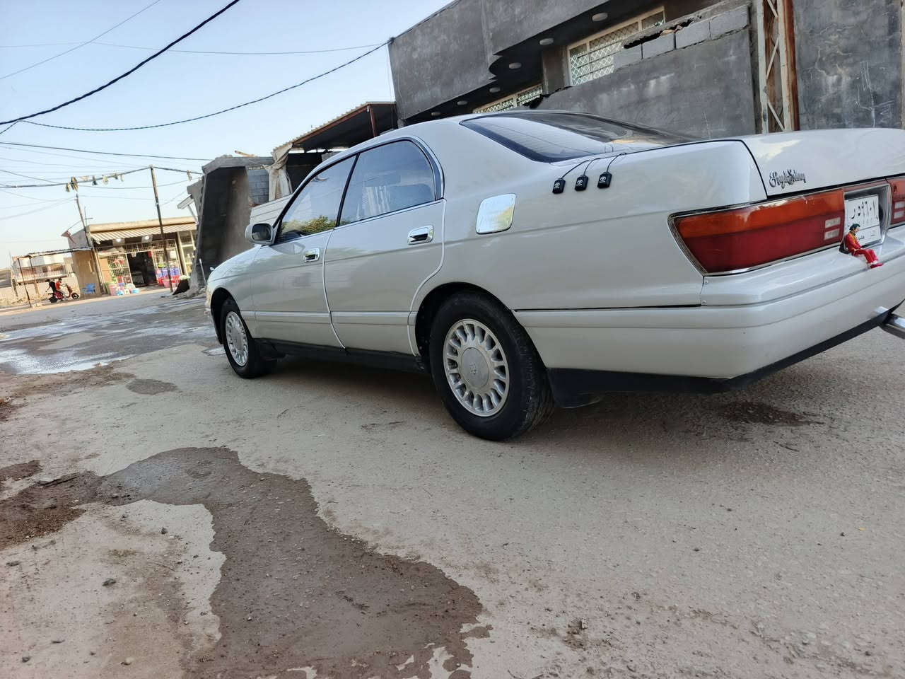 سلام عليكم بطه منفصل 94 رقم انبار مشروع وطني شرط ابيع عقد مروري تحويل ثاني يوم سياره مكينه وكير 2500ديلكو السياره مكفوله مكينه وكير مصبوغه عام بدون معجون حداديه وتخم تاير باتري جديد منضومه زنون غرفتها جديده دشبول نضيف كلش شاشه مضخم سماعات كهربائيات كلها شغاله تبريد بس ليك بي سياره مال جناي سعرها ٥٣بيهامجال  مكانها بابل محاويل ***********
