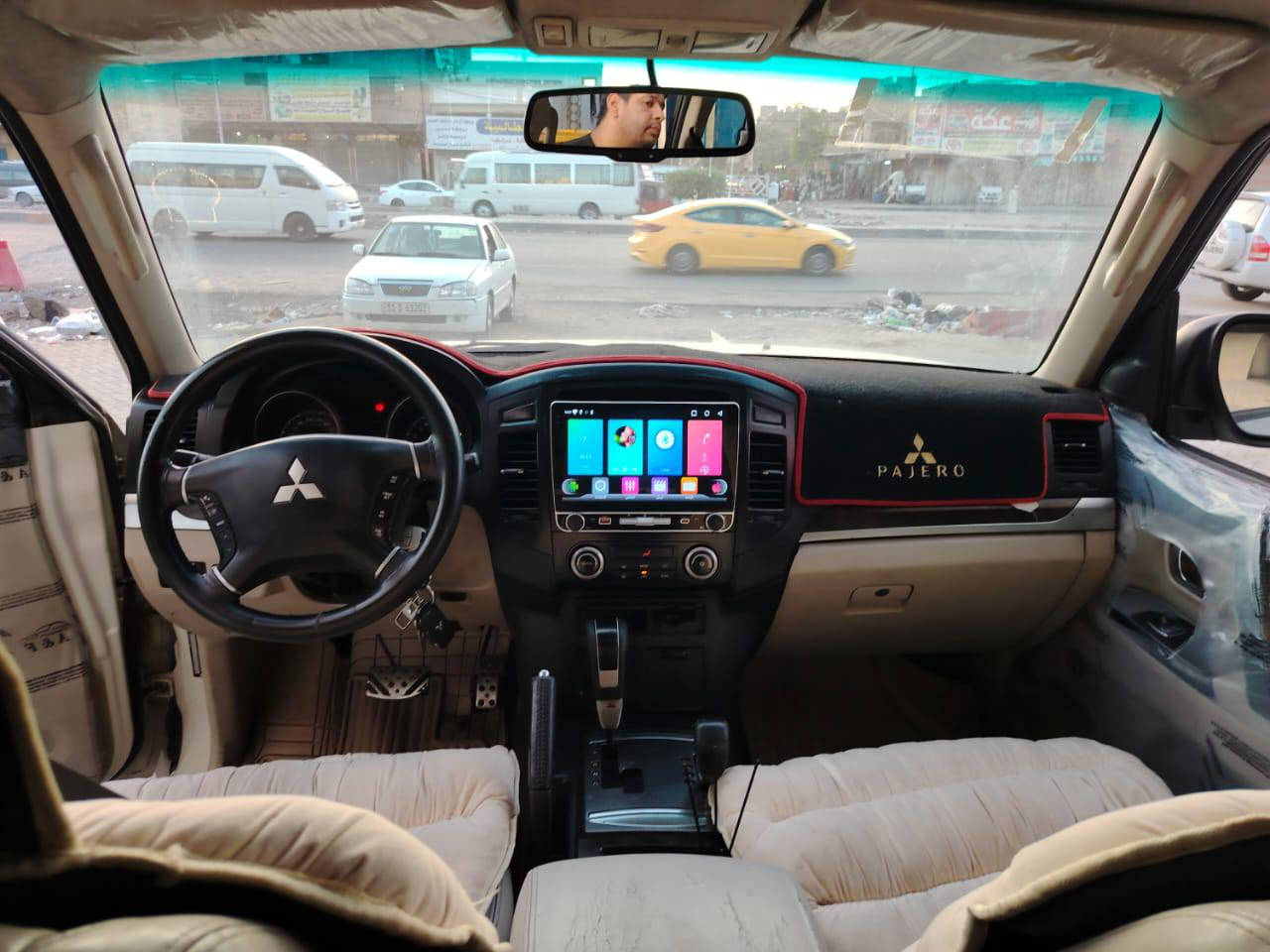 باجيرو 2013فول مواصفات عدا الدمام
ماشية 160
مكينه 3500ما مفتوحة 
رقم بغداد 
السعر 160
***********
مكفول عدا طخة بلصندوك
