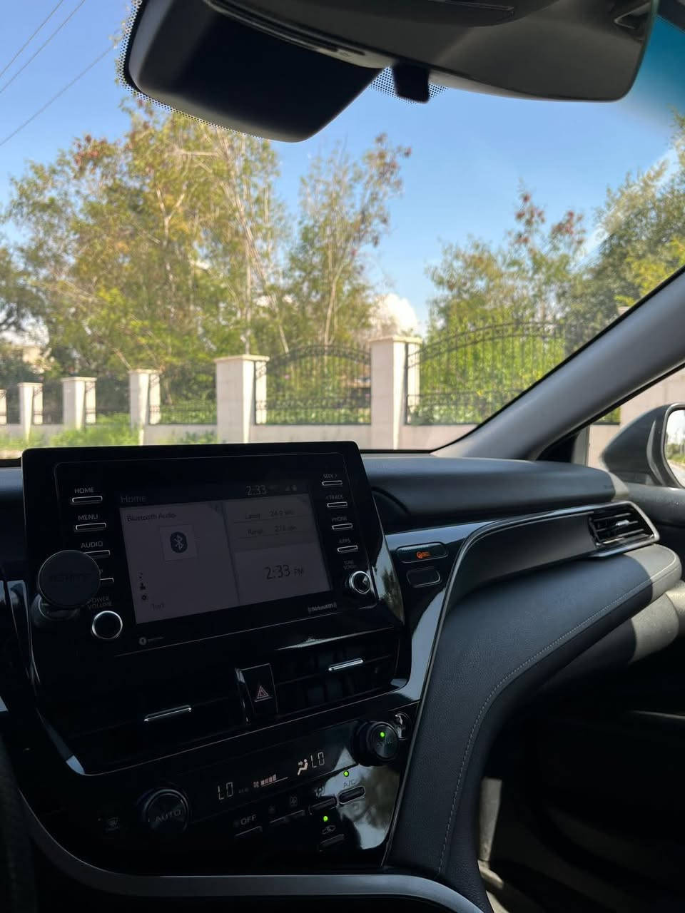 سلام عليكم
تويوتا كامري Toyota Camry 
موديل 2023
رقم اربيل شرط التحويل 
مواصفات SE 
محرك 2500 
كشنات جلد
رادار امامي 
توقف ذاتي (اوتو بريك)
تحكم سترين جهتين 
محدد سرعة ويه تحديد مسار (قيادة ذاتية) 
شاشة كبيرة مع (apple CarPlay)
سيارة عليها تايرات جدد وبطارية جديدة 
رقم سنوية هرة جديد 
بيها بطاقة بانزين ✅
دبل سويج ✅

السيارة كلين ✅ 
كفالة بدون حادث بدون صبغ بدون تبديل
بدون دواخل بدون ايرباك ✅
بيها تعديل بارد اقل من شبر بالجاملغ الامامي
السيارة مميزة بنظافتها بموديلها واستخدام شخصي ومبينة كدام العين  
للاستفسار:*********** واتساب
جاملغ سائق فقط مفتوح والبلاد مشدود همينه 
وجاملغ سكن ٣ اصابع بارد
والسياره بدون ايرباك بدون صبغ بدون تبديل وبدون ضربه هم 
بجم كبس ✅
سعر 212$ ومجال بسيط
