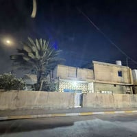 بيت مساحه 225 متر ركن بناء قديم بيت منطقه الحسينيه 22 قرب ماركت جدو بد...