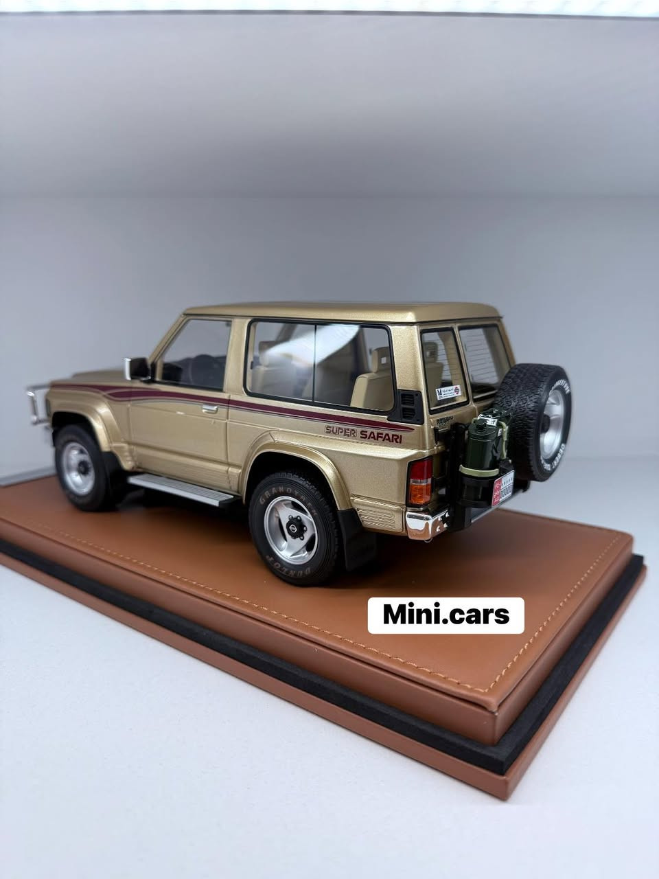 NISSAN PATROL 1994

Scale : 1/18

 (free delivery inside Erbil)

WhatsApp: +9647504702207

‎التوصيل لجميع مناطق اربيل مجانا

‎گەیاندن بەخۆرایە بۆ ناو شاری هەولێر
