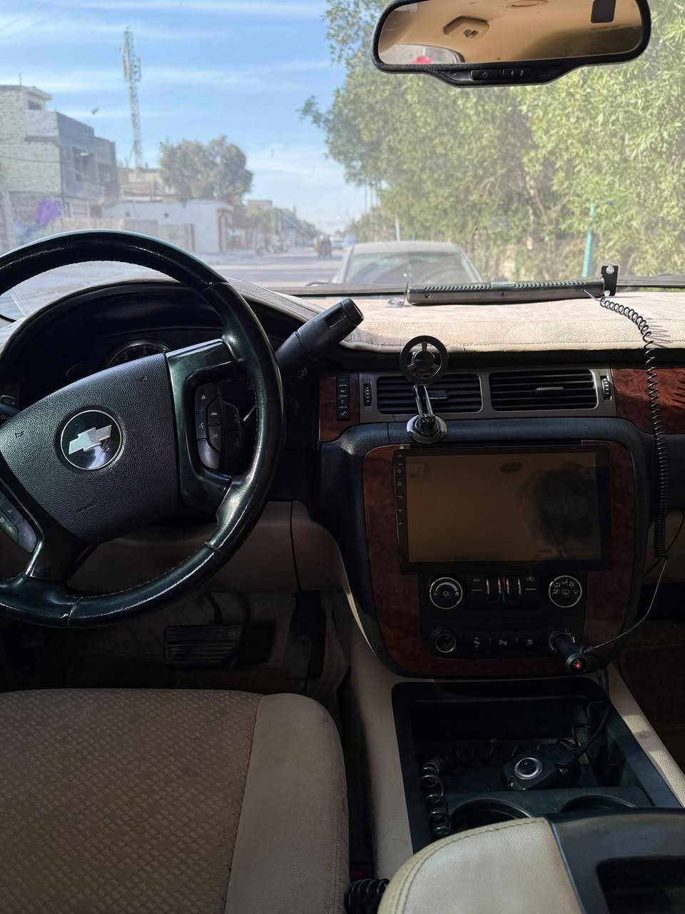 السلام عليكم
للبيع تاهو ادوات 
موديل 2008 مواصفات LT
خليجية مكفوله من الكص والضربه 
السياره جديده صدر حداديه تبريد 
تخم تاير لايت زنون شاشه كار بلي 
السعر 75 وبيه مجال استفسار *********** مكاني بغداد
