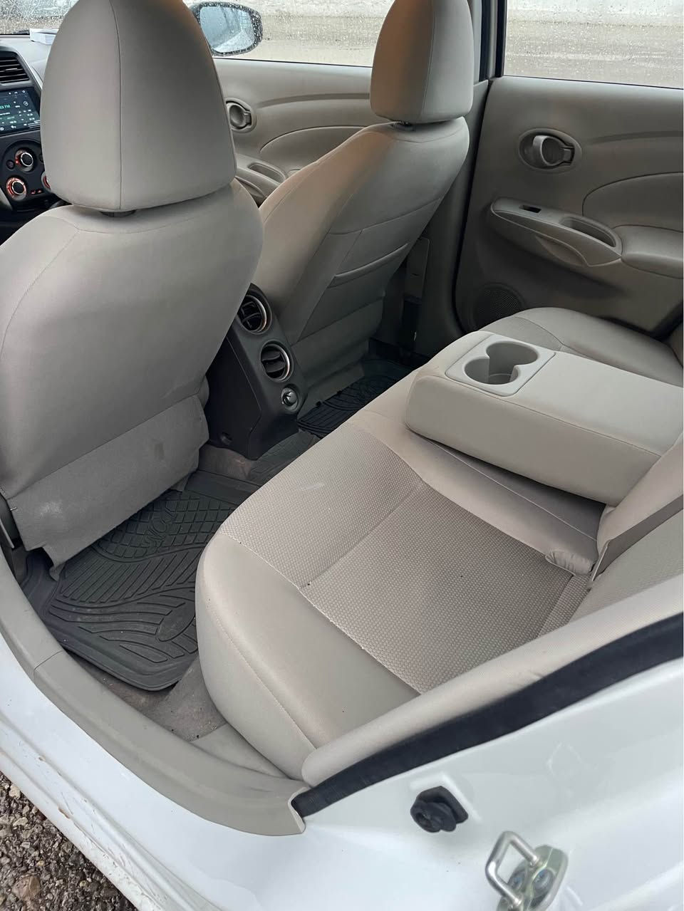 نيسان صني لاكشميبا موديل ٢٠٢٥ فول مواصفات سفري شه ريكه ته نها ٢٦ هه زار روشتوه هيچي پيوه نيه -٤ جام كاره با- ته بريد مركزي -بلاجكتور-بال -ده سك ستيل -سوكان ڤوليوم-شاشه و كاميرا-ناو زه رد-نرخي ١٢٦ كه ميك معامه له -ناونيشان سليماني 
ژ.م *********** السليمانية, العراق
