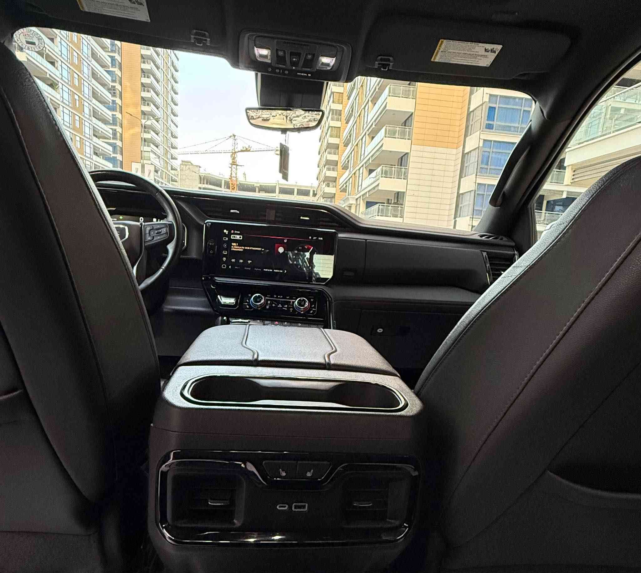 سييرا AT4 بحالة ممتازة جداً ونظيفة استعمال شخصي ✨

🔹 محرك 6.2 لتر V8 قوي
🔹 جير اوتوماتيك 10 سرعات
🔹 دبل (4x4) فئة AT4 أوف رود
🔹 كامرات 360 درجة كاملة 📸
🔹 كشنات جلد تدفئة + تبريد ♨️❄️
🔹 تدفئة ستيرن ♨️
🔹 فتحة سقف بانوراما 🪟
🔹 تشغيل عن بعد 🚗🔑
🔹 شاحن لاسلكي 📱
🔹 نظام صوت BOSE الأصلي 🎵
🔹 شاشة وسطية كبيرة + عدادات ديجيتال
🔹 حساسات أمامية وخلفية
🔶 صبغ باب خلفي سكن 
✨ وغيرها الكثير من المواصفات 

📅 الموديل: 2023
📍 الممشى: 58,000 كم
🚗 السيارة جاهزة وما تحتاج أي مصاريف
مكان السياره بغداد 
لاستفسار الاتصال على الرقم : *********** بغداد, العراق
