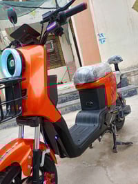 ٥ بطاريات • ١٢٠٠ واط • سرعة ٦٠