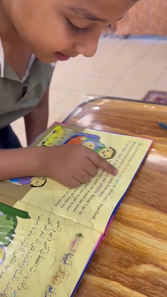 📚✨ تقوية اللغة الإنجليزية من الصفر إلى التميز ✨📚

الحروف الإنجليزية كاملة ✅
الكتابة الصحيحة ✅
القراءة خطوة بخطوة ✅
القصص والمفردات الأساسية ✅

فخر اليوم بأحد طلابي بعد إكمال جميع الحروف الإنجليزية وقراءة أول قصة له بنجاح 👏🤍

التعليم بأسلوب مبسط ومتابعة مستمرة حتى يتقن الطالب القراءة والكتابة بثقة 💯

للاستفسار والحجز مراسلتي ***********
صف الست سما
