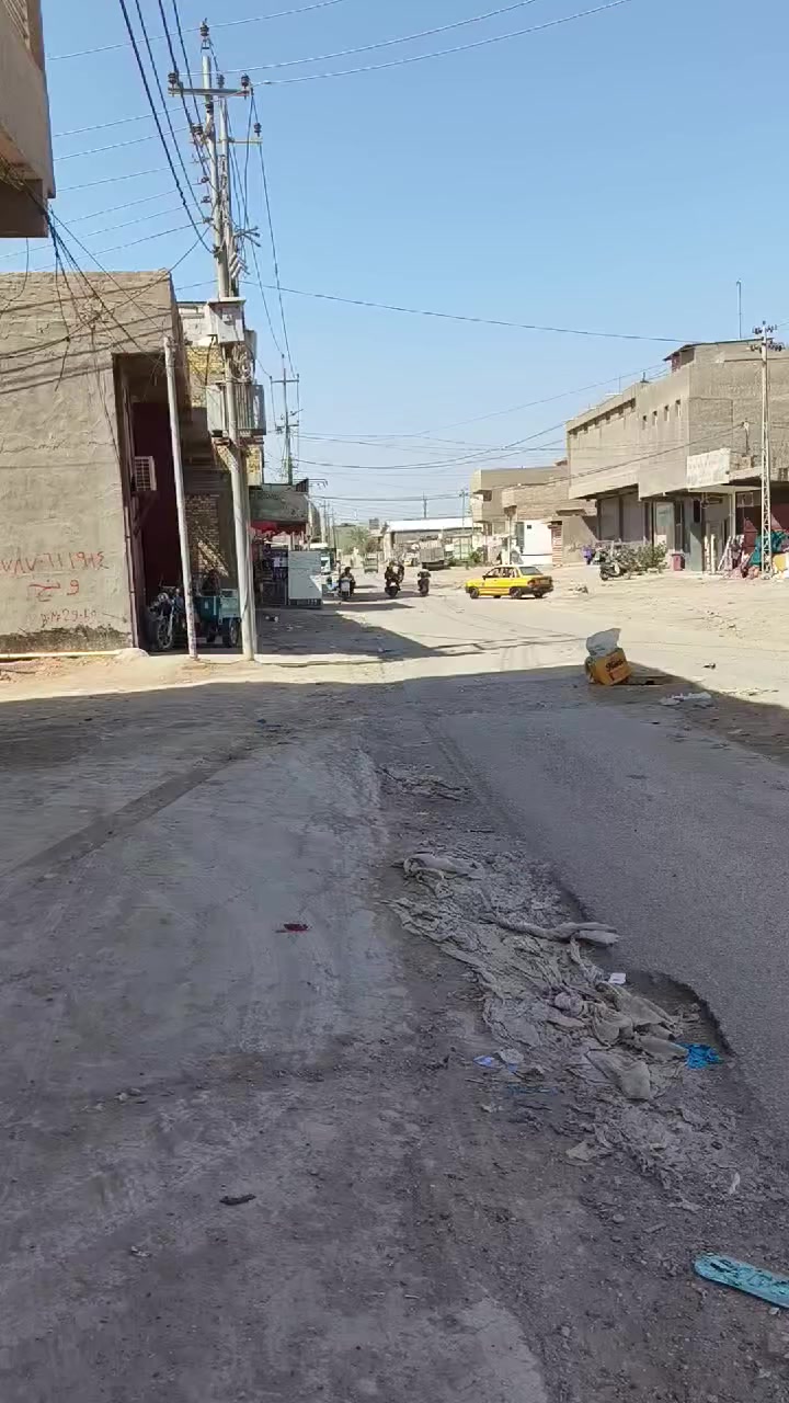 للإيجار.. شقة معزولة على شارع عام تفاصيل داخل الفديو... موقع حلة قرب غرفة التجارة.... ***********
