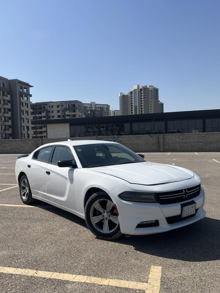 جارجر sxt 2016
📍اللون ابيض
📍المسافة 133 ميل
📍تو ويل
📍حجم المكينه 3,6L  6V
📍الرقم صلاح الدين مشروع وطني باسمي شخصياً
📍شاشة كبيرة + كامرة خلفية
📍كشنات جلد 
📍منظومة غاز 
📍كير طيارة 
📍تشغيل عن بعد 
📍ويل 18
📍السنوية تنتهي 2028
📍داخلة كلين صار بيه دحجه بالبنيد موضح بالصورة وبقى مثل ما هوه شويه 
تعدل

📍بغداد التاجي قرب جسر المثنى📍
هاتف *********** وبي واتساب 
السعر ١٨٠ ورقة وبيها مجال
