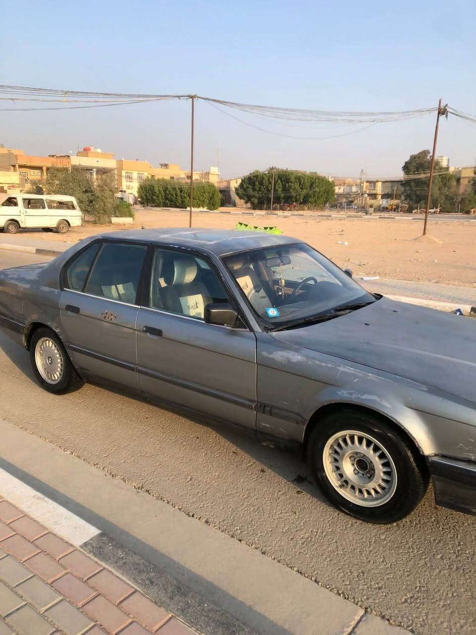 سلام عليكم للبيع بي ام رقم انبار مشروع وطني رقم انكليزي جديد بسمي مكينه وكير مكفولات مكينه جديده قبل شهرين شاده سياره ماشاء الله خير من الله مكاني كربلاء مراوس ترهم ***********
