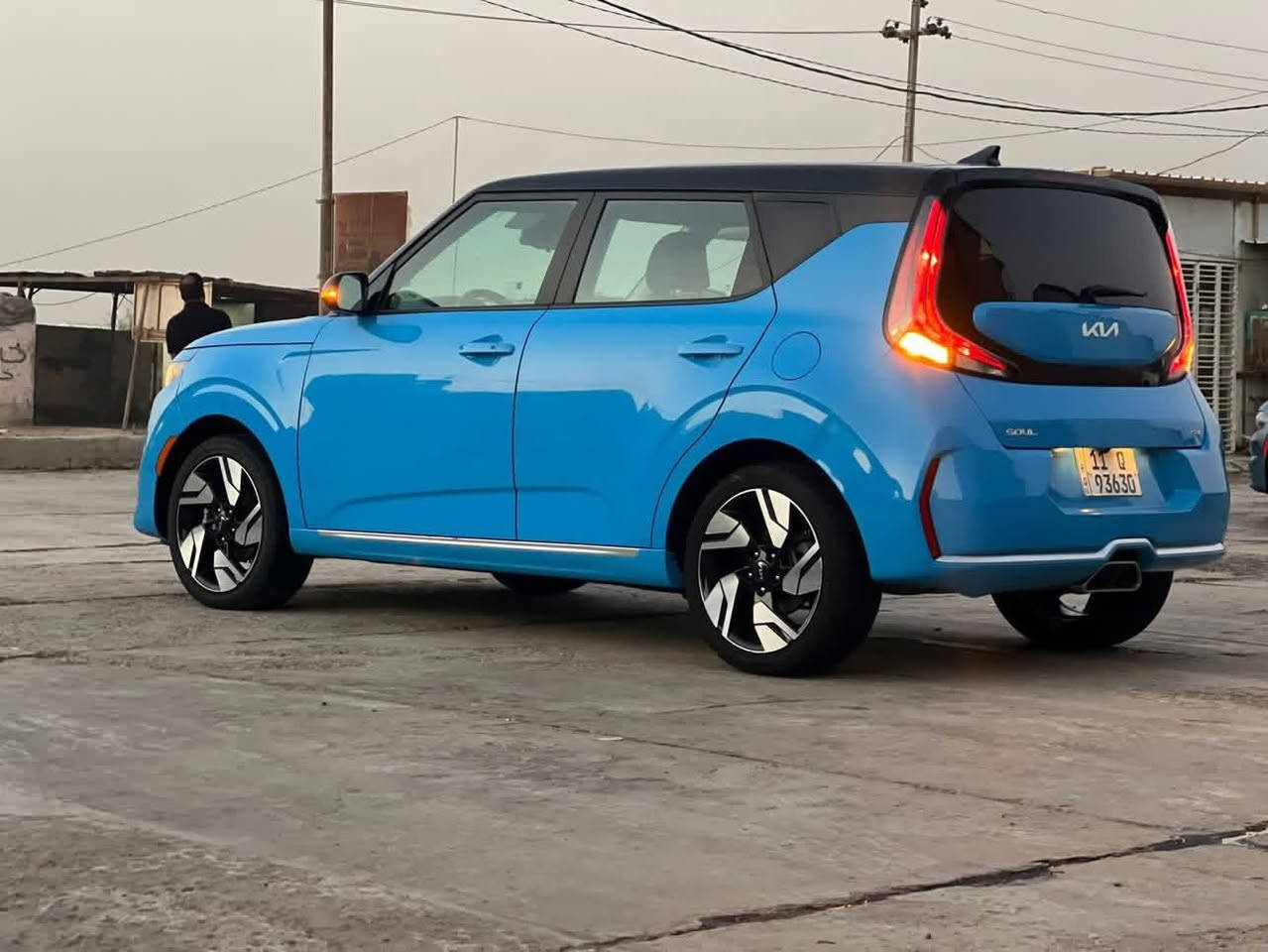 سلام عليكم للبيع كيه صول موديل 2023 فول موصفات جيتي لاين بصمه وشاشه كبيره ولمس كامره دواره رادار مامي وخلفي شغال ورادار يمنه ويسره حساس طارات لد خلفي شغال اشاير بل مري توقف ذاتي انضمه قياده ولكب كروم حجمه 18 حجم المحرك 2000 دوش تشغيل عن بعد نضام ترحيب دواخل صاج اسود ملكي وبيبان ابيض بلادي كشنات جلد مخمل شاحن واير لس تبريد بيانو تحكم جهتين حاكيه مانع نزلاق شاشه كبيره ولمس كامره دواره دبل رف خلفي قماره سوده بلادي السياره مكفوله من الصبغ التبديل والغرق والبارد والشخط كفاله عامه ماعده الجاملغ فقط مرقم بغداد رقم جديد ***********
