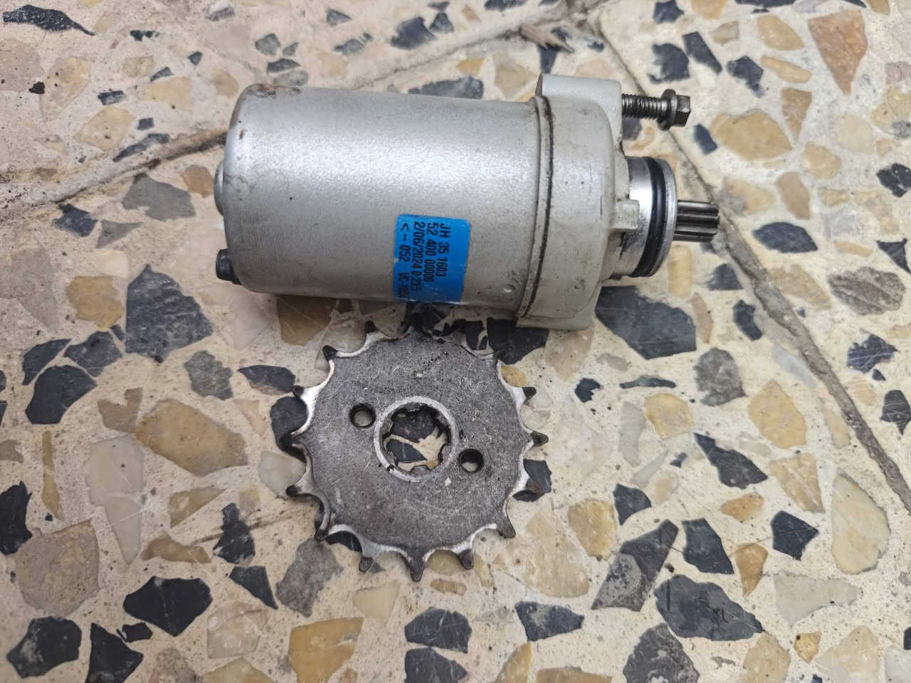 غراض بوكسر 23 كلهن بلاديات شركه 
دبلات جبلي سعر 65 
فج سعر 10
سلف 20
دشلي سحب امامي 16 سن رياضي 5
 بغداد العبيدي الشهداء الثالثه 
***********
