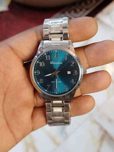 السلام عليكم   4 ساعات 3 اوتوماتيك وحده نصب تكويك اطلاء ذهب يوجد توصيل واتساب ***********
