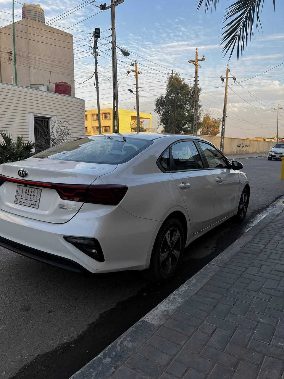 السلام عليكم 
سيراتو 2019 وارد خليجي الشركه الدوليه بأسمي تحويل ثاني يوم رقم مميز فول مواصفات عده البصمه انه لمالك الاول السياره مكفوله ماعده بارد بصيط كير مكينه كفاله بالكارتون تبريد ثلج تخم تاير حداديه ماشية 70 الف استعمال شخصي العنوان البصره القبله السعر 152 وبيها مجال للاستفسار***********
