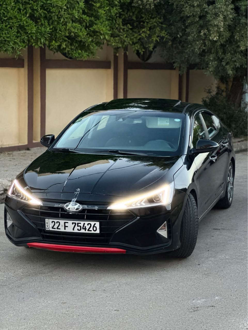 Hyundai Elantra 2020
فول فول مواسفات sel بلص 
فتحة سقف
شاشة كبير و كاميرة
رادار امامي وخلفي وصفايح 360 درجة
بصمة بيبان
كشن جلد 
تدفئة كشنات
ستيرن تدفئه 
تحديد مسار
قيادة ذاتية
sport+nurmal+smart درايق مود
لايتات زينون و ليد
تحكمات ستيرن
عدد سماعات 8 
حجيم محرك ٢٠٠٠ دوش مرغوب
بعد بيها هواي مواسفات
ماشية 77mi و قابل للزياده 
ملاحضة ضرر سيارة فقط تعديل بارد بقبق الصندوق و ملاحضات بسيطه بلبنيد
بدون معجون تبديل
بدون دواخل بدون لغود شواصي بدون ايرباك 
مكان سيارة موصل 
*********** واتساب 
سعر 135 و مجال قليل موصل, نينوى
