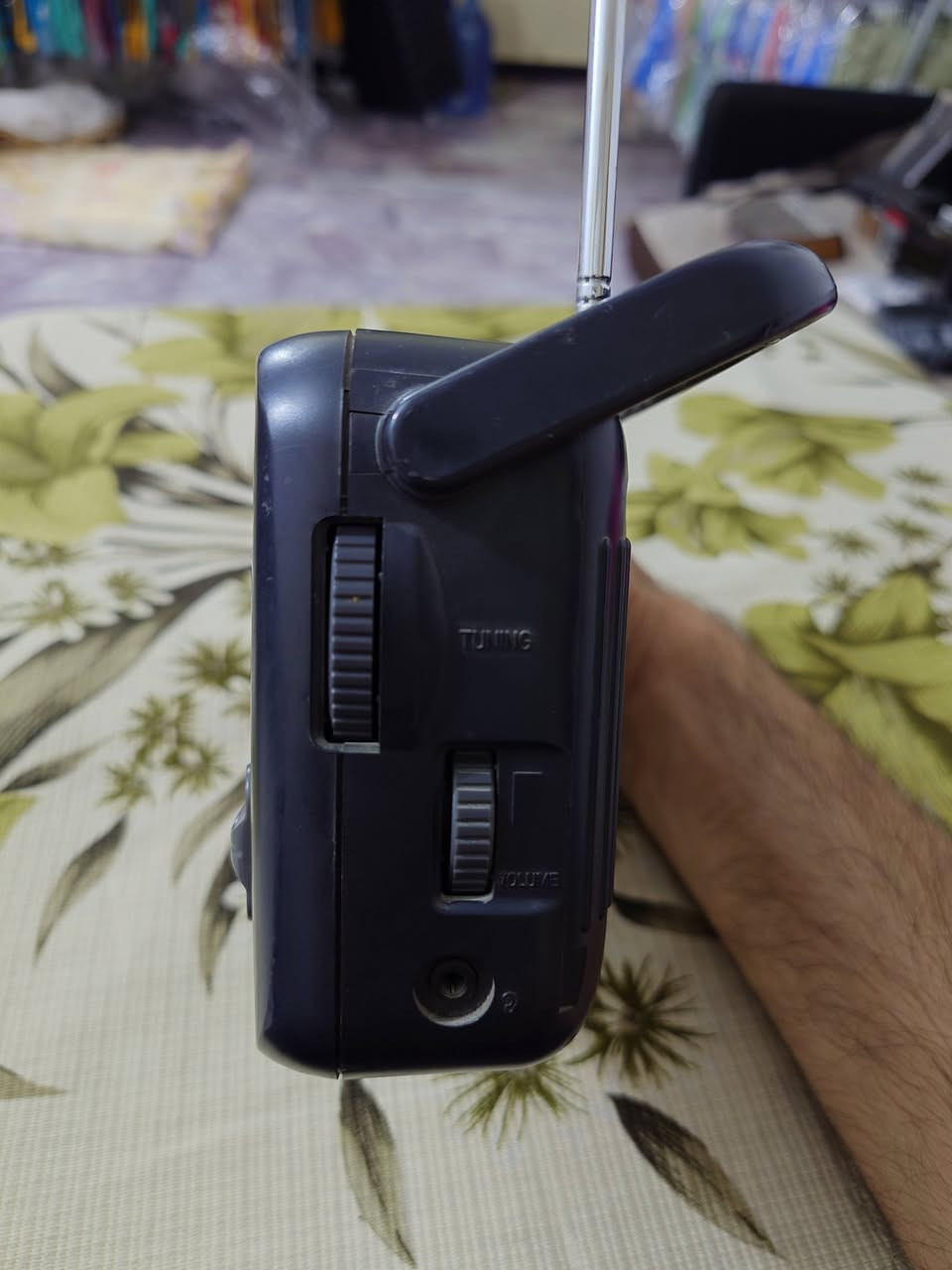 سلام عليكم الراديو من صناعة شركة بانيسونيك (Panasonic
يعمل بموجتين هما FM و AM، 
ياخذ 4باتري قلم شغال ع كهرباء مايشتغل سعر قفل 30


**إذا كنت صاحب هذا الإعلان وتريد حذفه لأي سبب، رجاءا أرسل رسالة إلى الدعم الفني**