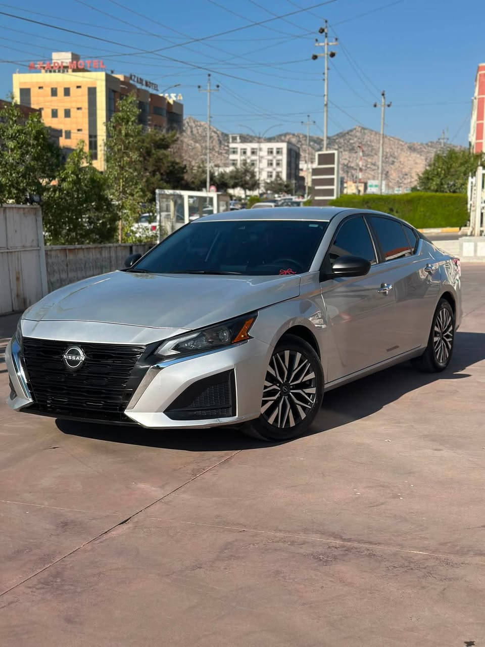 🚗 للبيع | نيسان التيما SV موديل 2024
الضرر فقط جملغ خلفي بدون واخل بدون ارباك گير محرك كهربايات حجر لغد كلها شرط  و شرط ترقيم
جاهز بدون مصرف  
ماشية 52 الف ميل 
المواصفات:
✅ محرك 2.5 لتر، 4 سلندر (188 حصان)
✅ ناقل حركة أوتوماتيك CVT
✅ شاشة 8 إنش مع Apple CarPlay وAndroid Auto
✅ تشغيل بالبصمة ودخول ذكي
✅ كاميرا خلفية
✅ مقعد السائق كهربائي
✅ مثبت سرعة
✅ نظام الفرملة الطارئة
✅ نظام التحذير من مغادرة المسار
✅ نظام مراقبة ا

 السعر المطلوب: 153 ورقة و بيها مجال

للمهتمين يرجى التواصل على الخاص.
***********
