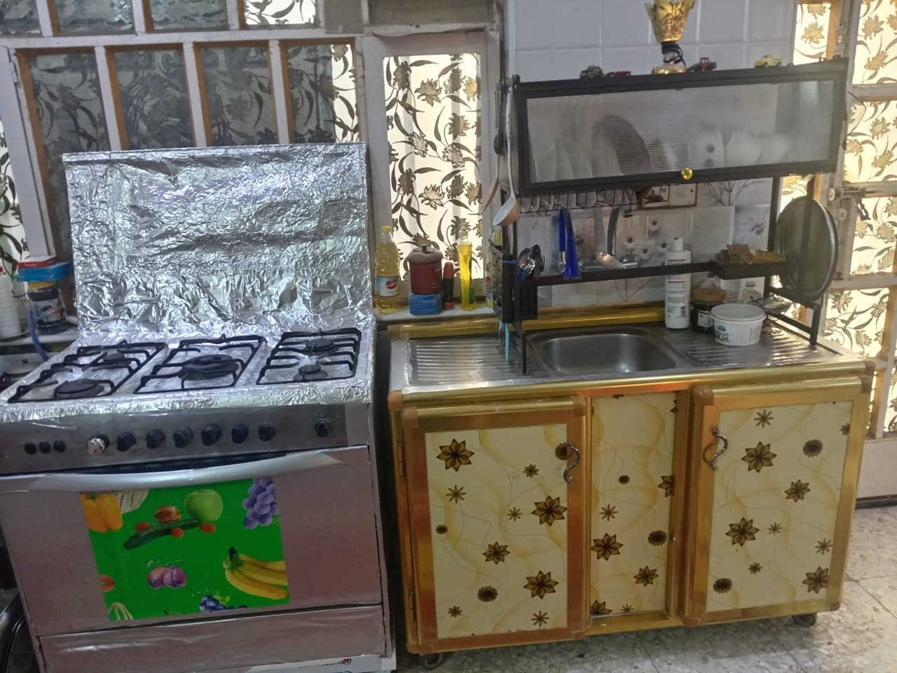 السلام عليكم طباخ للبيع سعره 150 ول كاونتر سعره 100 العنوان شارع الوكفه قرب صيدليه لمى البديري للاتصال على الرقم التالي ***********
