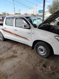 هايلكس • ٢٠١١ • ضرر قطعتين