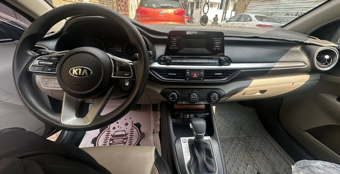 سيراتو 2019 بغداد خليجي محرك 1600 بدون ضربة ولاصبغ عدا طختين على گد شبر بالباب والجاملغ  وجراد بالقمارة ماشية حدود ال70الف  مكان بغداد الحرية*********** واتس اب  السعر125 مع مجال بسيط  تحياتي
