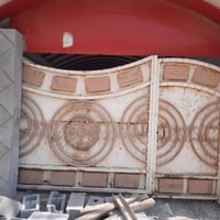 باب • فرع السيد غازي • قرب المسبح