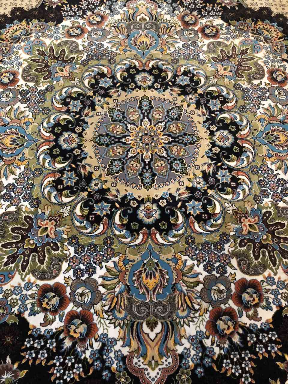 زوليه كاشان  ١٠٠٠  شانه قياس ٣x٤  استعمال قليل


**إذا كنت صاحب هذا الإعلان وتريد حذفه لأي سبب، رجاءا أرسل رسالة إلى الدعم الفني**