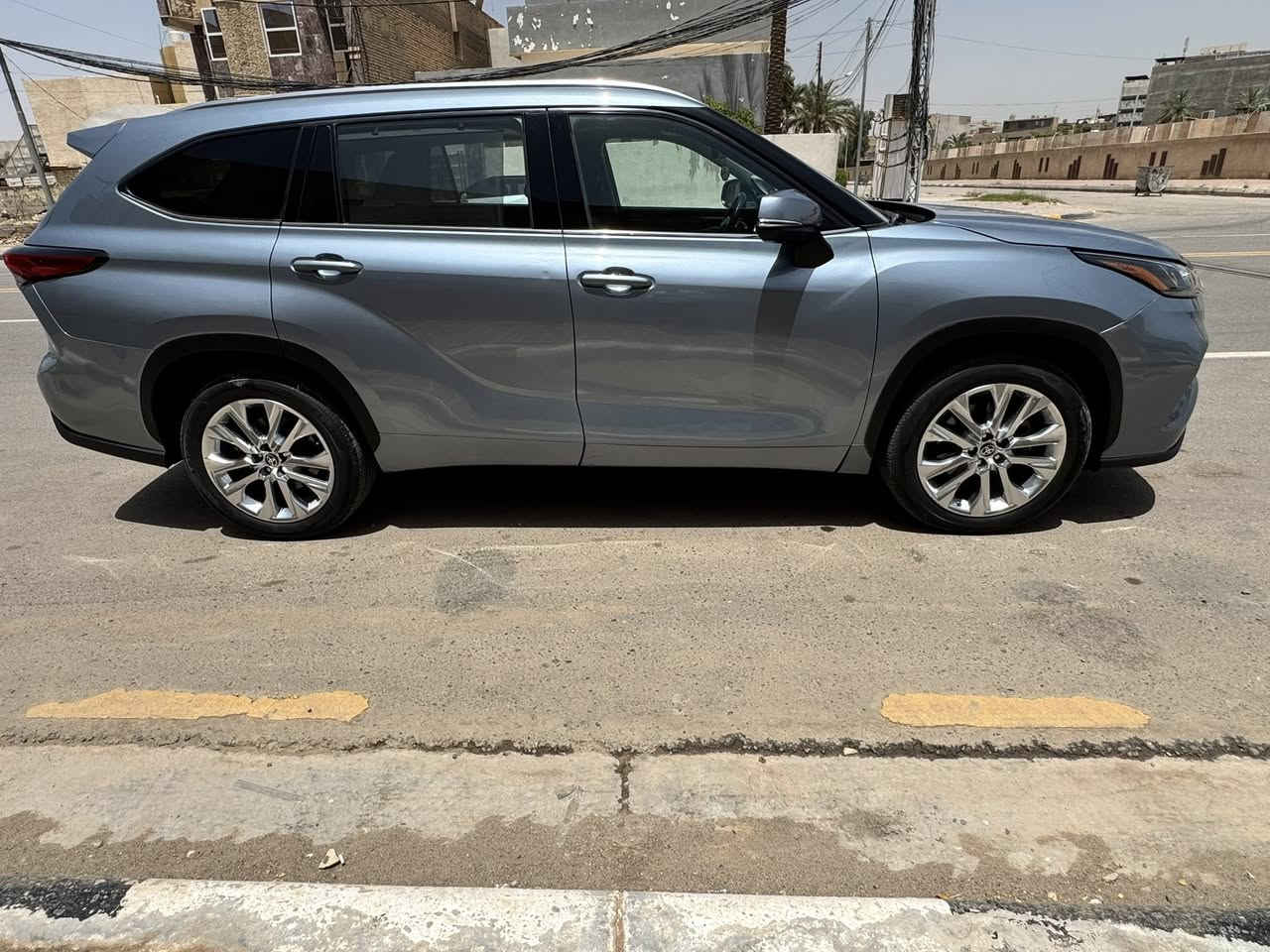 السلام عليكم
للبيع تيوتا هايلاندر 

الموديل22

الفئة المتدد

فتحة تحكمات استيرن رادار امامي خلفي 

كشنات جلد تدفئة

حساسات امامي خلفي 

تبريد 3قطع 

المحرك 6سلندر 

ماشيه 50 

وارد امريكي الضرر فقط مقدمه البنيد بدون ايرباك وهنا صار بيه حادث بل عراق جاملغ واشويه من الباب 

كير محرك تبريد كفاله  

السعر 29.500 وبيه مجال 

للاستفسار الاتصال ع الرقم

***********

***********
