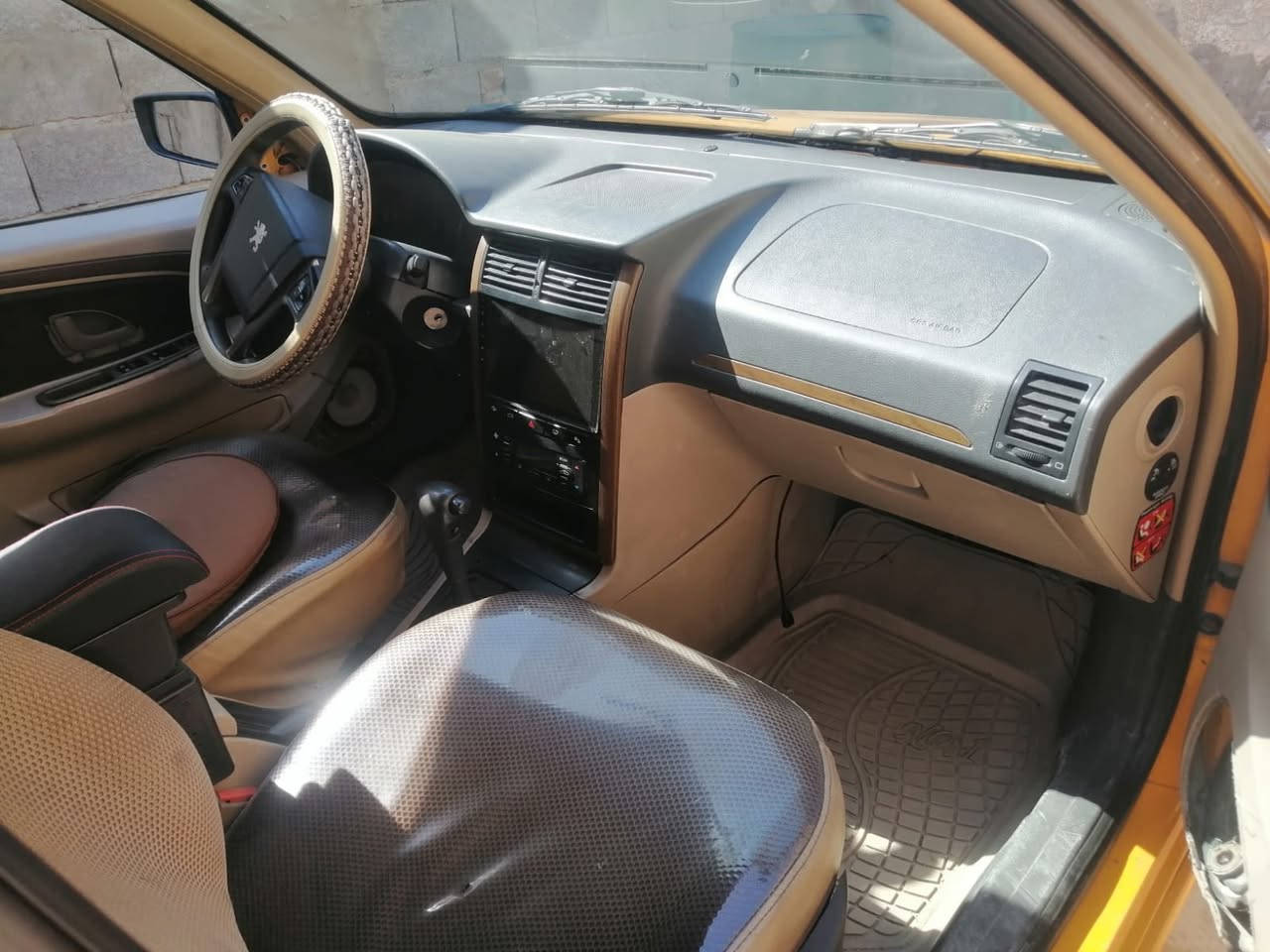 بيجو بارص للبيع ٢٠٢٠  سياره محورها كير و محرك كورولا بيكاتشو جدد سيارة غير حره عليها تسديد اقصاد راعيها موظف بتربيه يسدد سياره نظيفه مكفوله مكان واسط نعمانيه السعر 37 $ للاتصال ***********
