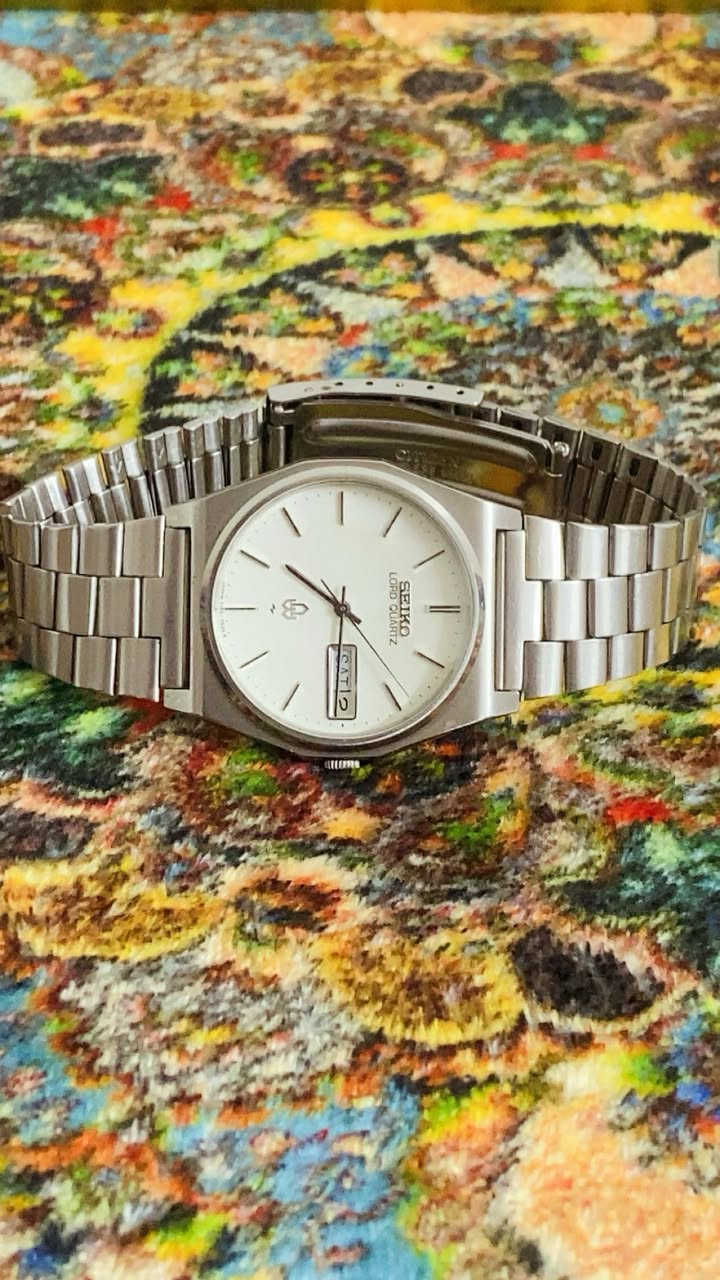 السلام عليكم
ساعه من ماركة سايكو فنتج أصلي 
المواصفات 
ماكنه كوارتز بطاريه دائره كهربائيه كامله 
تاريخ يومي وسبوعي نضافه تامه 
ساعه بلاديه بلكامل قطر 36 من دون لدكمه
السعر 125 الف


**إذا كنت صاحب هذا الإعلان وتريد حذفه لأي سبب، رجاءا أرسل رسالة إلى الدعم الفني**