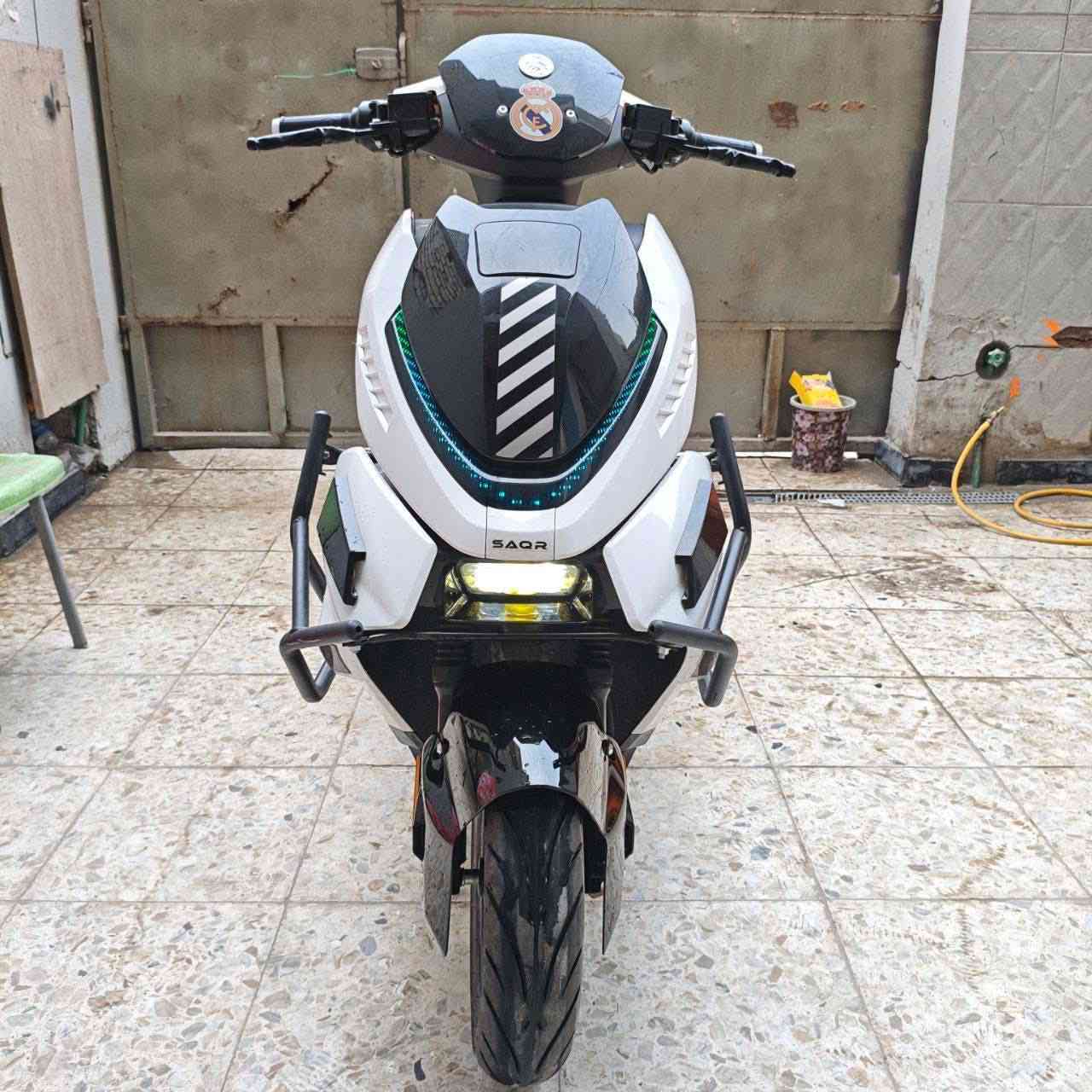 السلام عليكم f16 للبيع بطارية ليثيوم 30 امبير ملف 2000 الدراجة استخدام قليل بالشحنة الوحدة تمشيك 75 كيلو يومياً اروح بيها من العبيدي للسنك وارجع للعبيدي بشحنة واحدة نظام 3 سرع سرعة قصوى 90 الدراجة كلش حلوة وعملية 
مكاني بغداد العبيدي سعرها مليون ومية 1100 
***********
