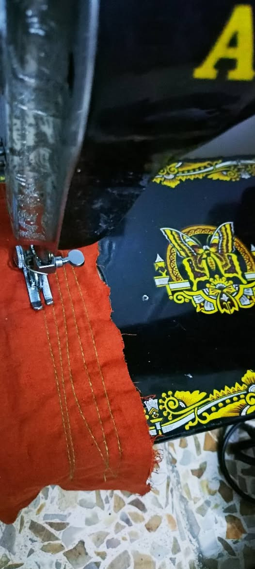 للبيع فراشة🦋 هندي شغاله تخيط فيزون سعرها 50 نضيفه حيل
***********)
***********
