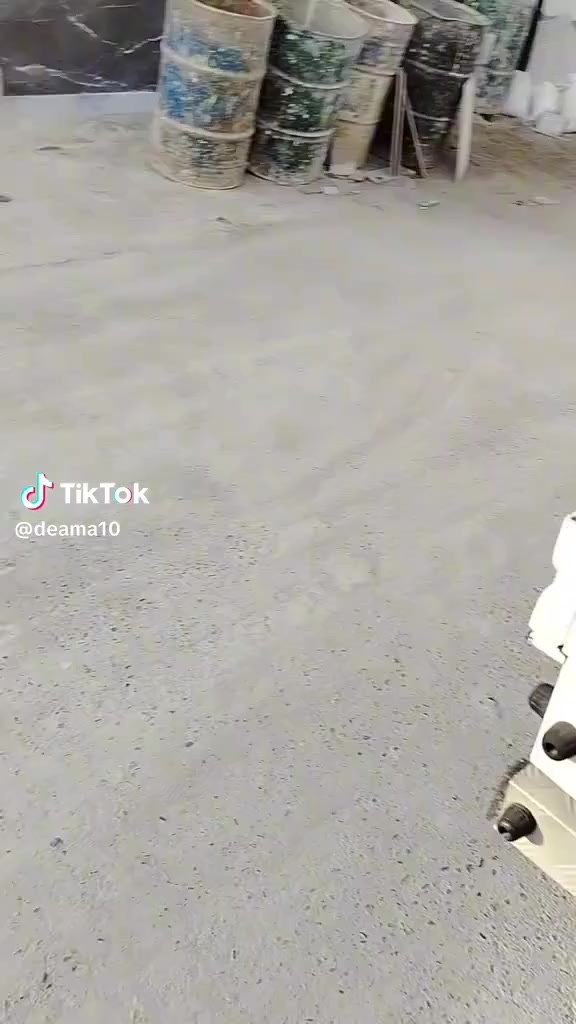 سلام عليكم يتوفر لدينا دار للبيع طابو زراعي سند 25 مساحه 300م
طابقين يحتوي على 4 غرف نوم واستقبال وصاله ومطبخ وخدمات وكراج جبير وحديقه بيت جديد ومرتب خدمات كامله ماء وكهرباء وتبليط شارع عريض العنوان نهايه الشرطه الخامسه الدوانم قرب جامع ملك القدوس للاستفسار الاتصال على الرقم التالي *********** السعر مناسب جدا 150مليون وبي مجال
