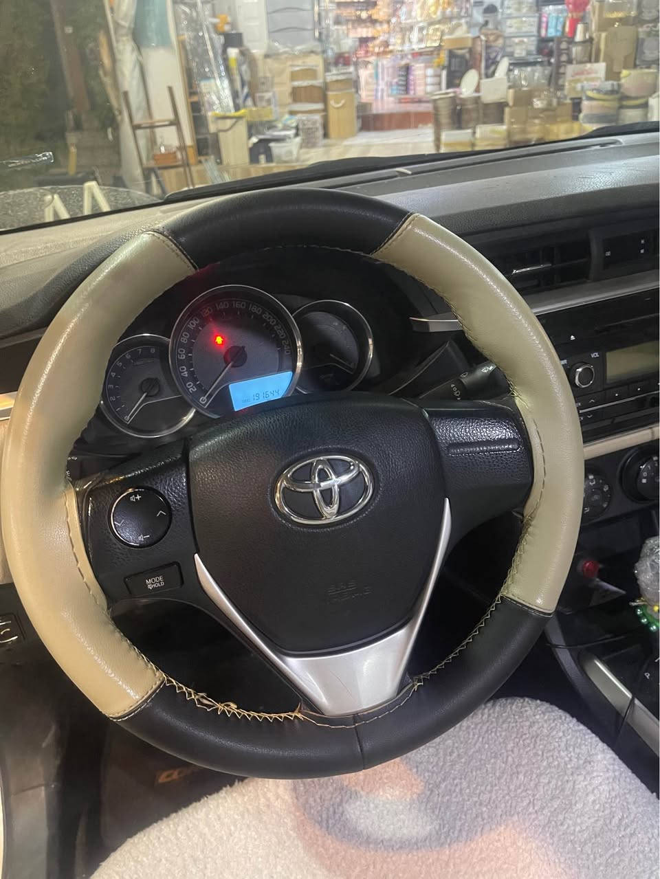 ***********
کرۆلا۲٠۱٤
مەکینە گەورە ۲٠
۲ پارچەی بۆیاخە بە بێ ناوگرتن
سەیارەکە بێ مەسرەفە
هەموو گیانی تەقەو ڕەقە بە شەرت
سیعری/ ۱۳۳ گەڵاو معامەلە
لە سلێمانیم❤️ Singapore
