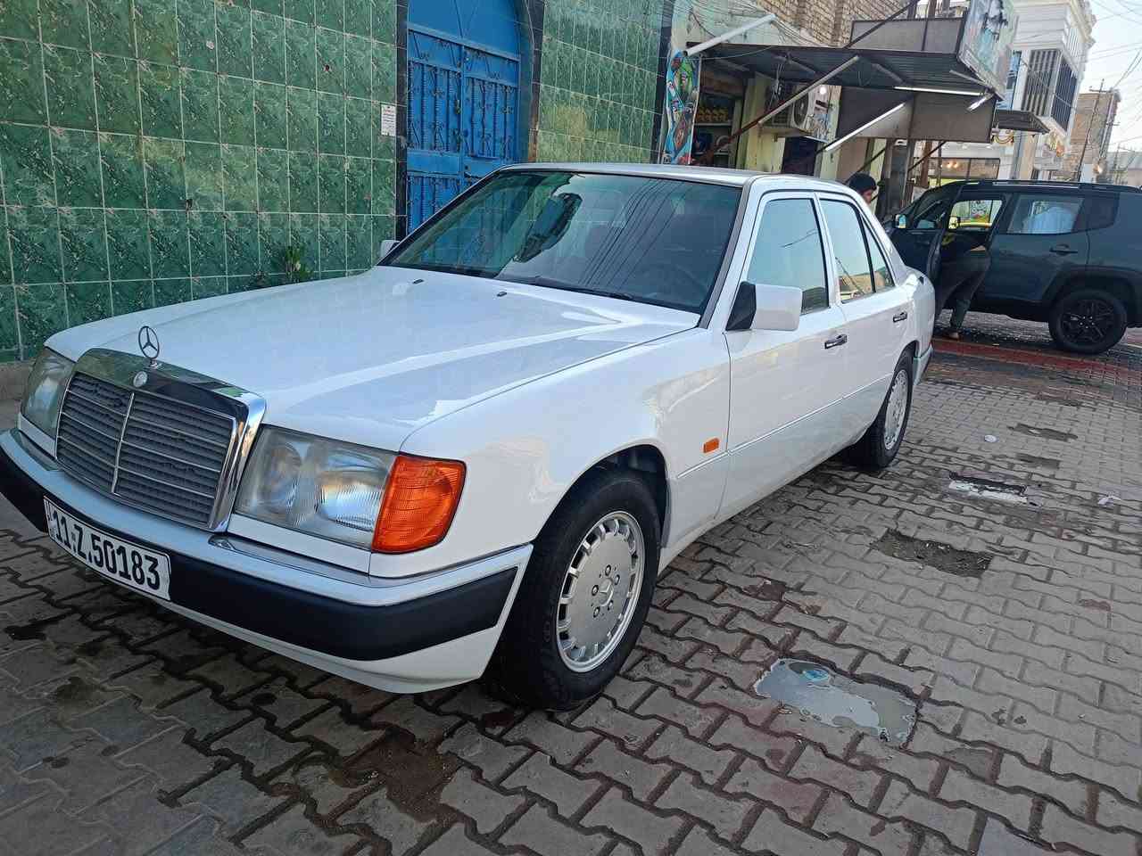 للبيع مارسدس دب موديل 1990 مكفوله من الضربه والخياس قواعد دبل مكانه ناصريه السعر80  الاتصال ***********
