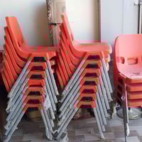 كراسي لبيع عدد 20 بعدهن جدد كم يوم فقط مستعملات الجدد ب13 سعرهن كلهم ش...