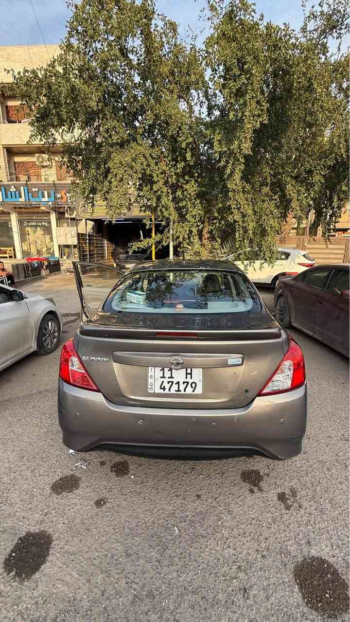 السلام عليكم ورحمة الله وبركاته…

نيسان صني 2019هندي السياره مثل ما موضح بل سونار بيهة قطعتين صبخ باب سايق والجاملغ 

سياره نضيفه وحداديه جديد 
وتخم تاير
وادامه كامله 
اضافه الى شاشه 

السعر : ٩٩ وبيه مجال جداً بسيط حك الجيه

الهاتف:  

0772 367 2995 بغداد, العراق
