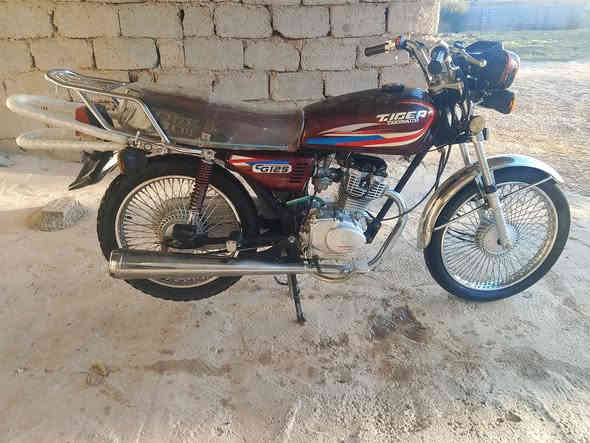 السلام عليكم
تايكر اربعه كير للبيع 
موديل 22
محرك مامفتوح
كهربائيات شغاله 
سويج بلاتدي 
منفيس 
نشاط فول لاصرف ولا بخار 
موطور جاهز بس تشغل وتمشي مايعوزو برغي 
السعر 475وبي مجال للشراي 
#مكان_ناحية_الزاب
الستفسار الخاص مفتوح 
رقم الهاتف ***********
موشراي لاتكسر بمال العالم
