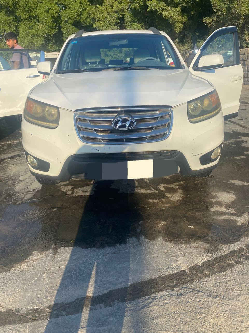 السلام عليكم سنتافيا ٢٠٠٨ رقم بغداد دولي الجديد وهزة جديدة كلين تايتل بدون ضرر او صبغ كاملة بدون اي نواقص محرك جديد تبريد ثلج  تايرات جدد صدر جديد باتري جديد شاشة وكاميرا خلفية عليهه ادارة كامله السعر ١٢٥ وبيهه مجال للشراي *********** مكاني بغداد بغداد, العراق
