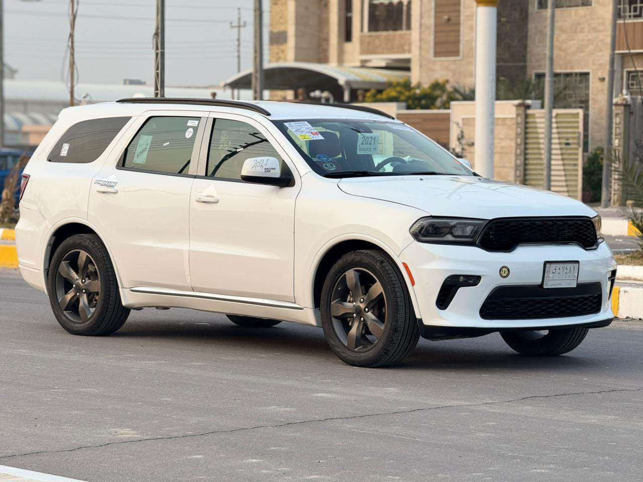 سلام عليكم 
دورنكو  19مسجله 2021 رقم بغداد سنويه لغايه 2028
السياره وارد أمريكي ضررها جاملق وبنيد بدون ضرر داخلي 
موصفات فول 
مكينه 6
ماشيه 75
السياره مكينه كير تبريد حداده 
 جاهز على وضع الشريكه اي نقص مابيها 
العنوان البصره 
السعر170
رقم ***********
رقم *********** البصرة, العراق
