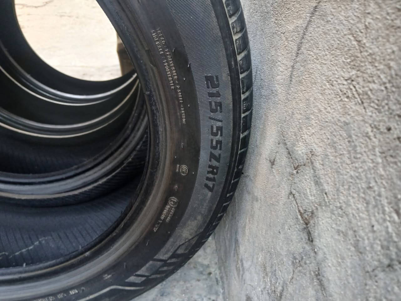 السلام عليكم تخم تاير نص عمر لا طاك سيم ولا شي 
حجم 215/55ZR17
السعر ٦٥ الف التخم 
مكاني بغداد الشعب 
***********
