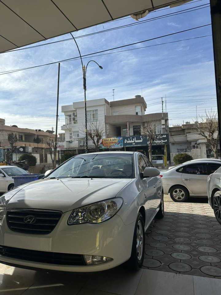 ئەڤانتی 
٢٠٠٨
سەقف و گێڕ و مەکینە بەشەرت
دەعامی بۆ دەعامی بەشەرت
کەڤەر گۆڕاو و خایس بەشەرت
فوول فوولە بەس سڵاید نییە
تەبریت لەمس
ئاوێنە شەفت
کوشن جڵد و هیتەر
٢٥٠ مەسرەفی نییە
تەبریت ساردی و گەرمی بەشەرت
برێک بەستراوە
سەیارەکە قەپ و قۆپی نییە
سعری ٥٤ گەڵاو مەجالێکی کەم
0750 171 5950
