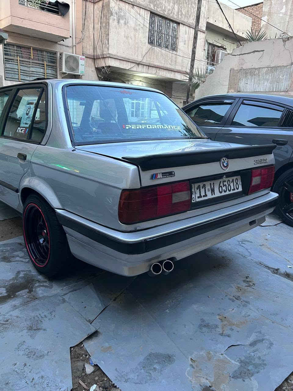 سلام عليكم بي ام زعرة 325i كير أوتو مكينة وكير بحالة ممتازة تعميرها على ايدي مصبوغة للجمالية كهرباءيات كلها شغالة تجي تشوفها وخادمك والفتحة طايرة واني مسويلها جامة فقط   سعر 60 رقمي *********** ورجاءا شباب السيارة معمرة بالكامل والميعرف بيهن لا يكسر بحلال العالم وسلامتكم
