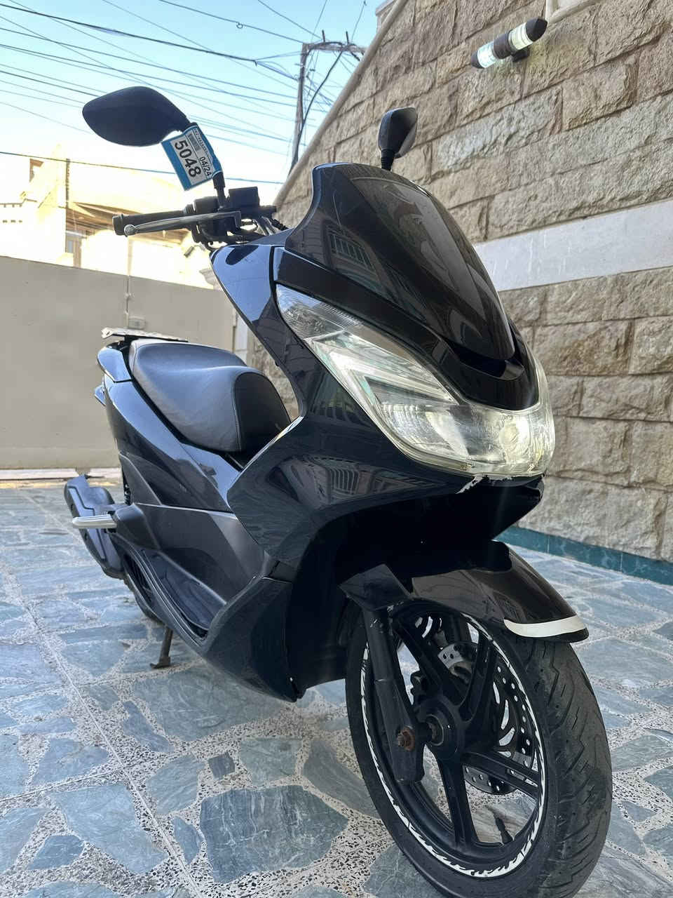 ألسلام عليكم pcx للبيع
بحال الوگاله من كشر من مكينه 
دراجه سعرهه 15 وبيهه مجال وتشلع عيوني 
بيهه ملاحضات بسيطه ب الكفر يعني ممبينه 
وبلعافيه ع الي ياخذهه🤍👍🏻


**إذا كنت صاحب هذا الإعلان وتريد حذفه لأي سبب، رجاءا أرسل رسالة إلى الدعم الفني**