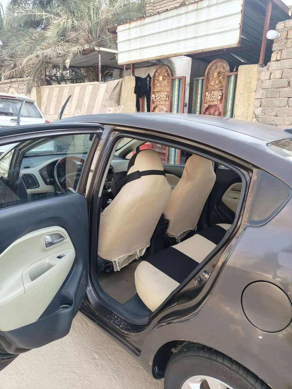 كيا ريو ١٣  السياره جاهزه خليجيه بيهه طخه بسيطه بالجاملغ الخلفي تخم تاير حدادين كير محرك تبريد باتري مال موظف اروح وارجع بيهه للدوام مكان السياره الغراف السعر ٨١ وبي مجال حك الجيت


**إذا كنت صاحب هذا الإعلان وتريد حذفه لأي سبب، رجاءا أرسل رسالة إلى الدعم الفني**