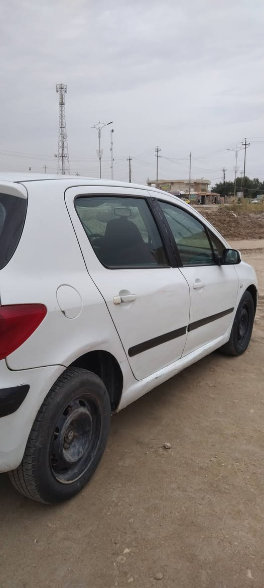 بيجو فرنسي 2005 نوع 307 كير اوتو ماتيك
كير محرك شرط رقم نجف 
سعر 45 وبيها مجال 
***********
