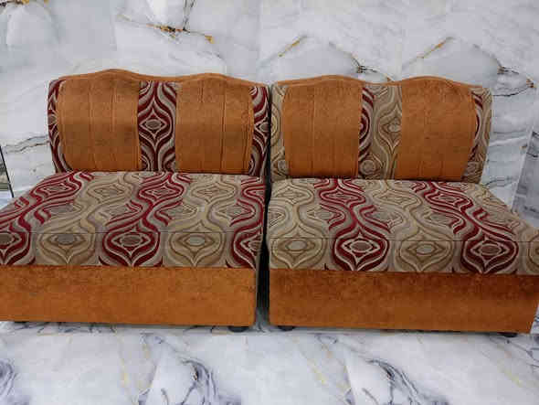 قنفات 9قطع 8قطع ام النفرين /وقطعه واحده ام النفر /للبيع السعر 200الف وبيهن مجال عنوان البصره الهارثه حي رساله رقم الهاتف *********** البصرة
