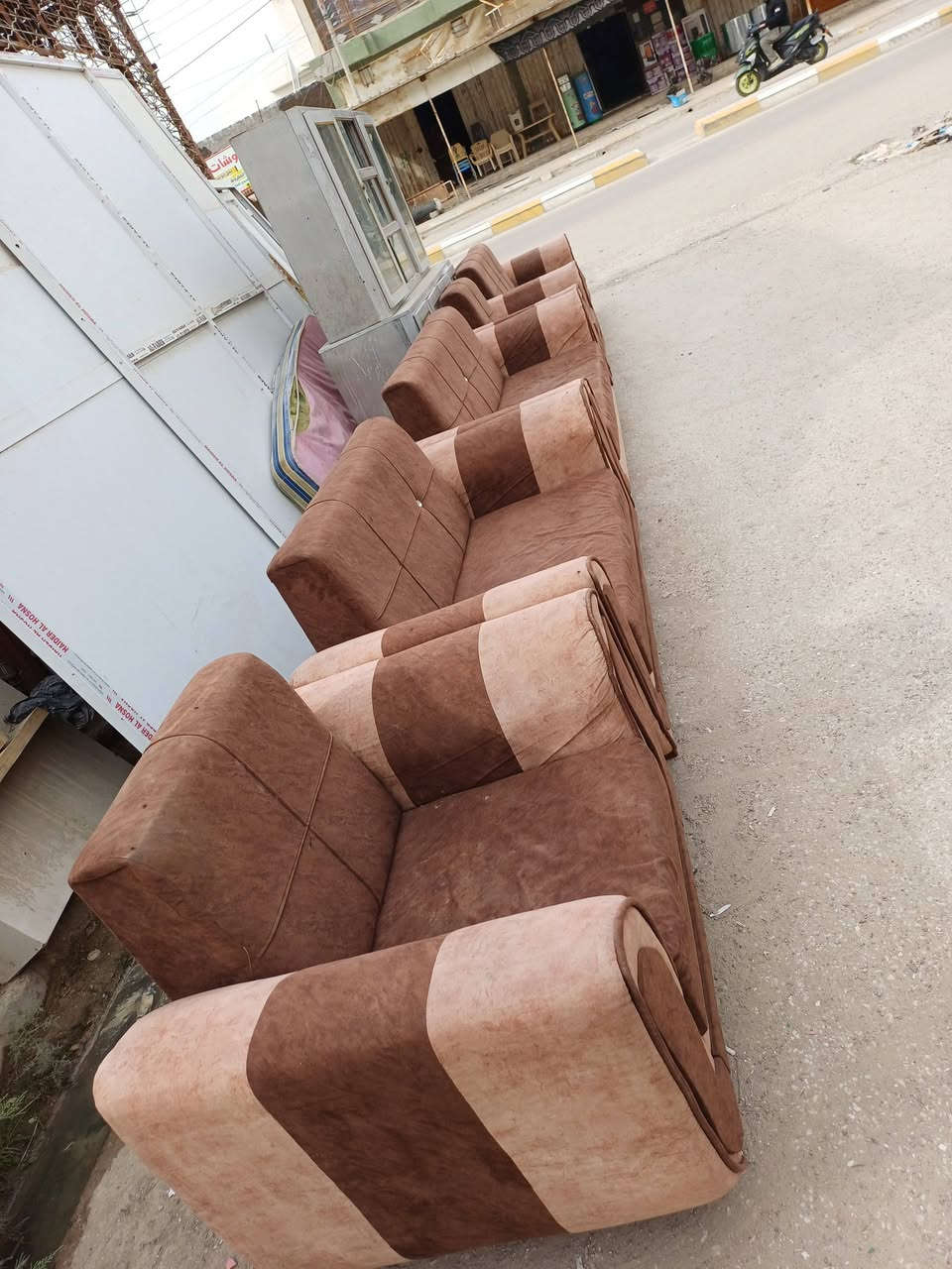 تخم 5 قطع 10 نفر مابي اي شي سعر 275 توصيل مجاني السماوة 
***********
