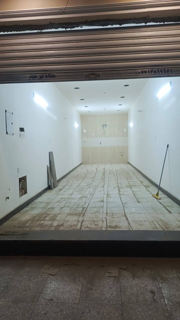 محل كبير وقاعتين للايجار مساحة القاعة وحدة 125 متر يعني قاعتين مساحة 250 متر  بناء جديد حديث ومحل كبير للايجار المكان حي رسالة ثانية شارع عام قبل جامع حذيفه عل شارع
الرقم الاستفسار  *********** واتساب
