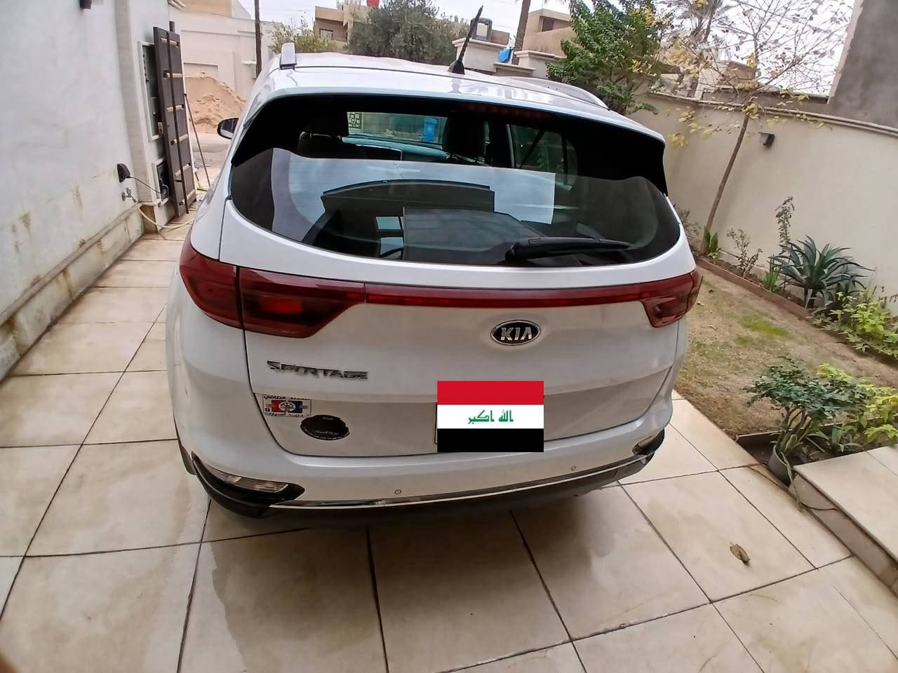 سيارة سبورتج موديل ٢٠ ستندر قمارة حديد ماشية ٦٥ الف 
التواصل على الرقم *********** بغداد, العراق
