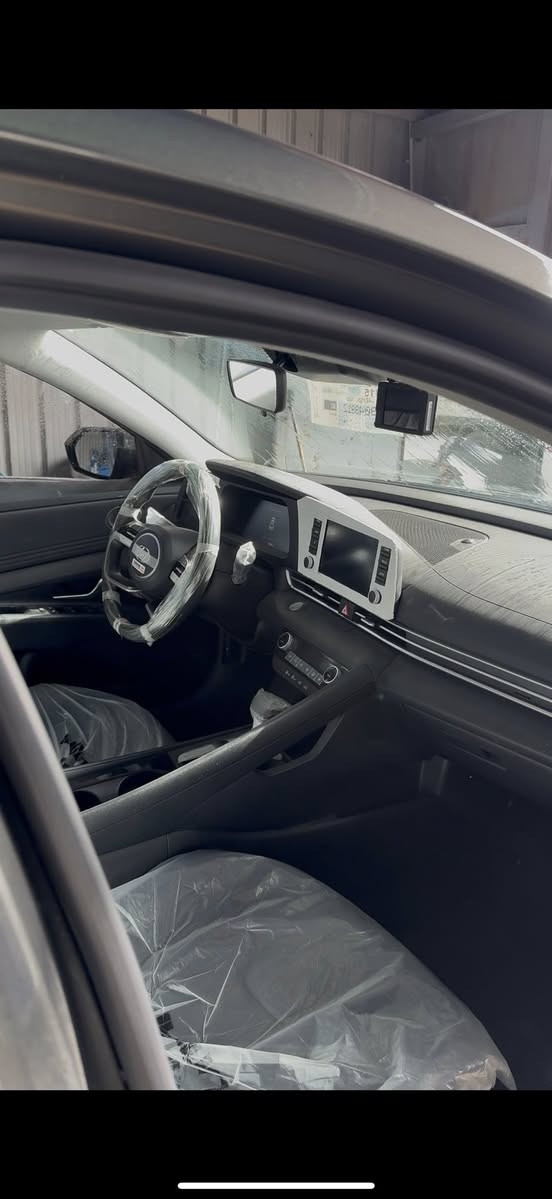 سلام عليكم
افانتي ٢٤ وارد كوري هايبرد 
ممشه السياره ٣٧ 
رقم بغداد مميز 
مواصفات 
بصمه 
سايد بريك بصمه 
كامره 
راداد 
حساسات امامي خلفي 
تحديد مسار 
اوتو هولد 
كشنات جلد 
لايت ٣ حدسات 
مري شفط 
ويل كب ١٧ مال فول مواصفات 

حادث السياره بنيد وجاملغ مبدل نفس الون 
ارباك ستيرن وبرده فقط السياره جديده بمعنه الكلمه 
السعر ١٥٥ وبيه مجال 
مكاني بغداد مشتل او شارغ الضلال 
***********
